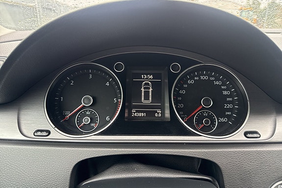 Volkswagen Passat 17 of 17