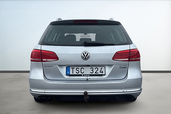 Volkswagen Passat 4 of 17