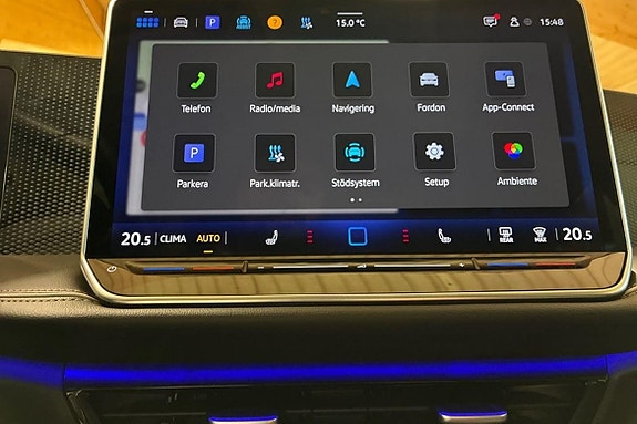 Volkswagen Passat 14 of 23