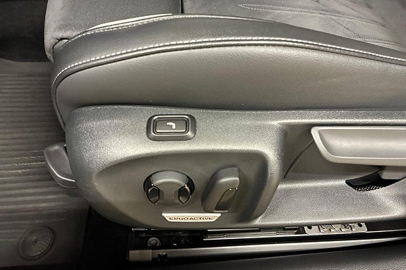 Volkswagen Passat 10 of 23