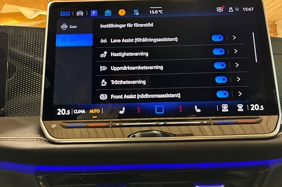 Volkswagen Passat 12 of 23