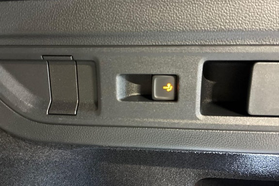Volkswagen Passat 17 of 23