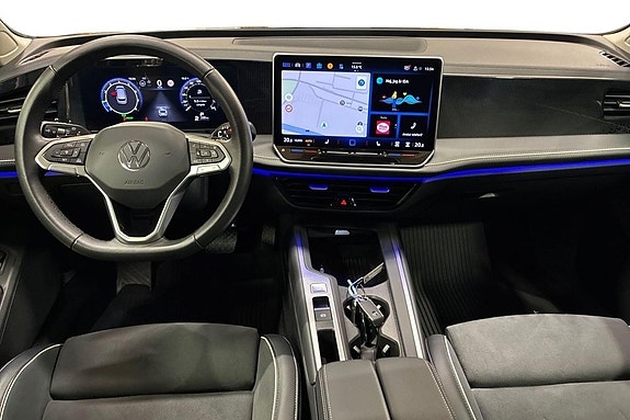 Volkswagen Passat 7 of 23