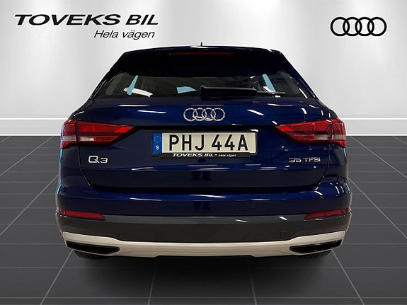Audi Q3 7 of 11