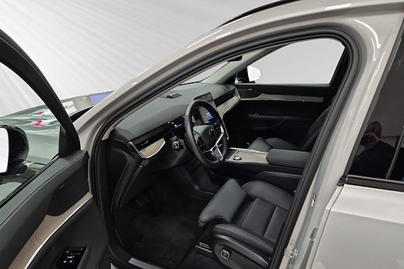 Volvo EX90 7 of 15