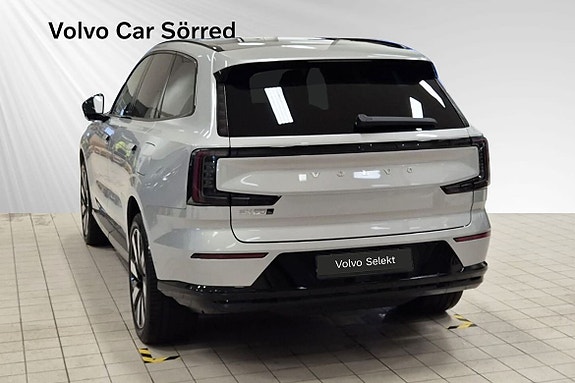 Volvo EX90 4 of 15