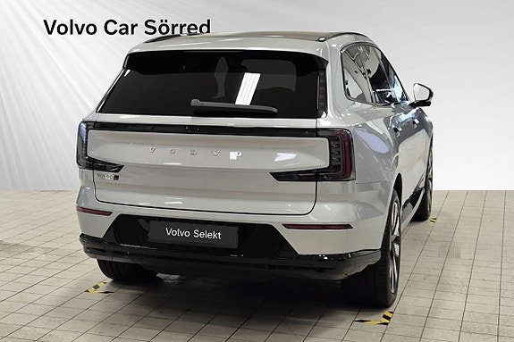 Volvo EX90 5 of 15