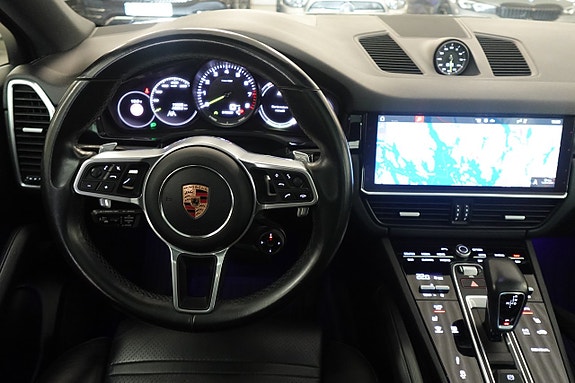 Porsche Cayenne 8 of 27