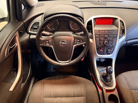 Opel Astra 13 of 15