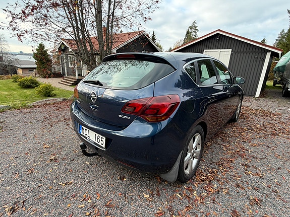 Opel Astra 4 of 12