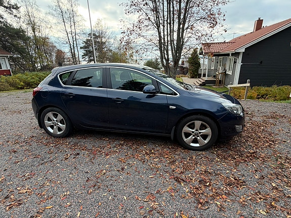 Opel Astra 3 of 12