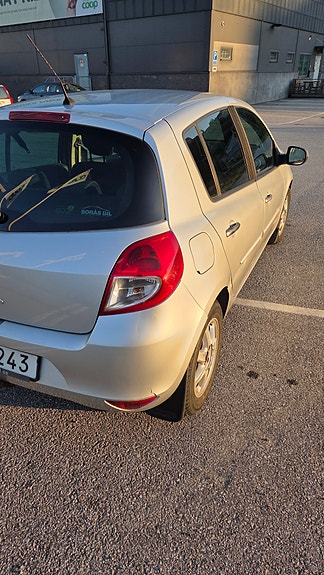 Renault Clio 8 of 10