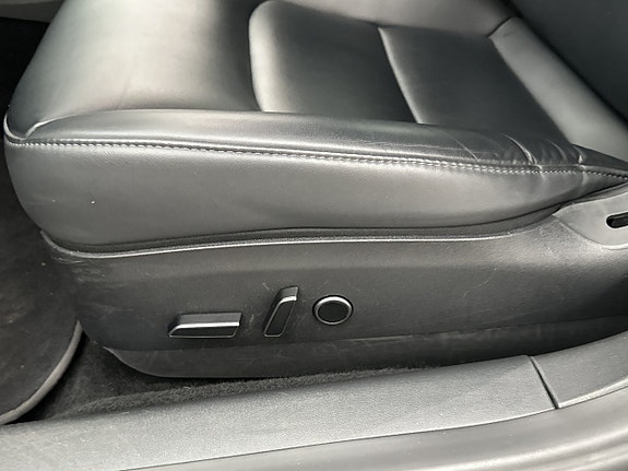 Tesla Model 3 28 of 30