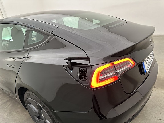 Tesla Model 3 11 of 30