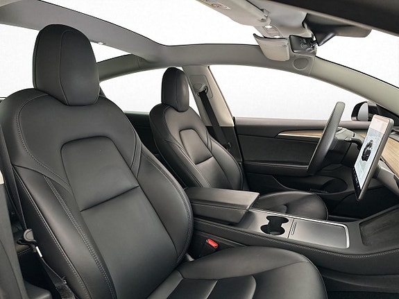Tesla Model 3 17 of 30
