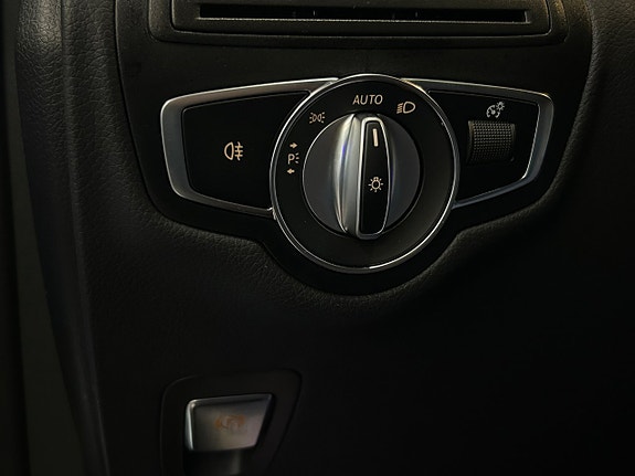 Mercedes-Benz GLC300 de 30 of 30