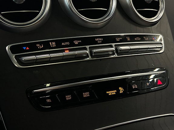 Mercedes-Benz GLC300 de 29 of 30