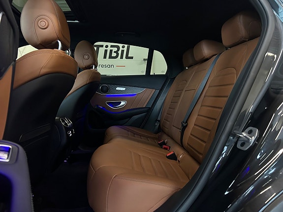Mercedes-Benz GLC300 de 14 of 30