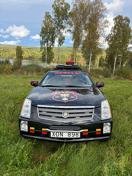 Cadillac SRX 2 of 12