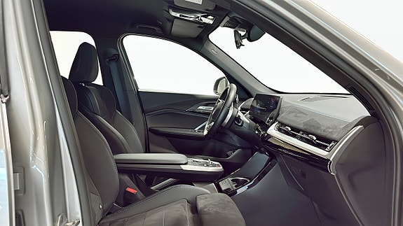 BMW X1 3 of 9
