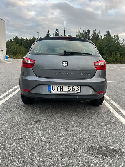Seat Ibiza 5 of 7