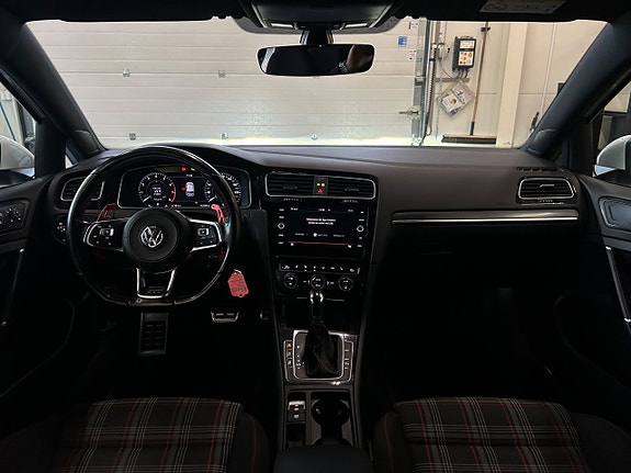 Volkswagen Golf I 14 of 30