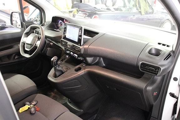 Peugeot Partner 11 of 13