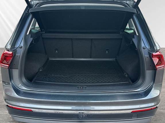 Volkswagen Tiguan 8 of 30