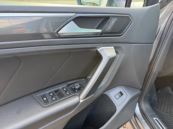 Volkswagen Tiguan 18 of 30