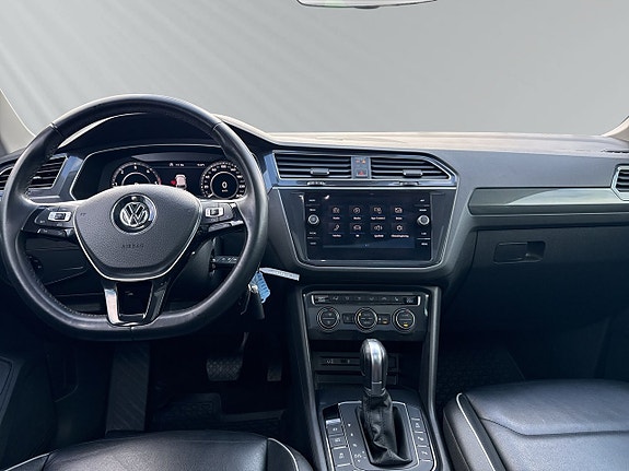 Volkswagen Tiguan 16 of 30