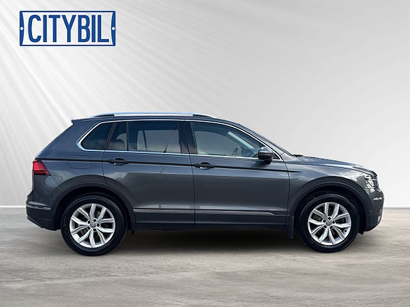 Volkswagen Tiguan 12 of 30