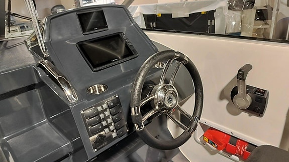 Ibiza 640 Touring + Yamaha F150XCA 9 of 16