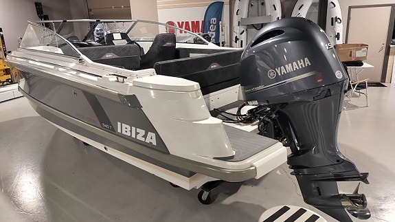 Ibiza 640 Touring + Yamaha F150XCA 3 of 16