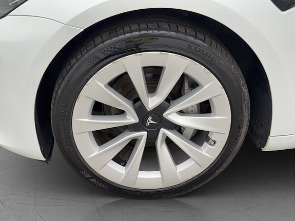 Tesla Model 3 28 of 30