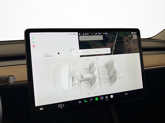 Tesla Model 3 27 of 30