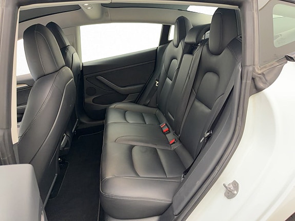 Tesla Model 3 18 of 30