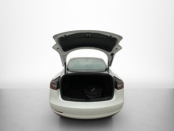 Tesla Model 3 11 of 30