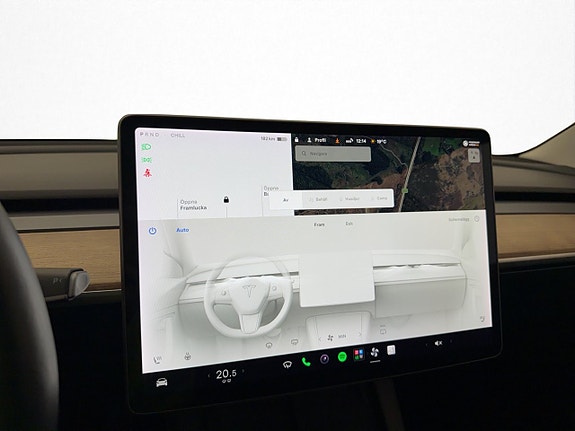 Tesla Model 3 26 of 30