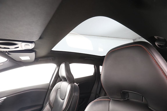Volvo V40 29 of 30
