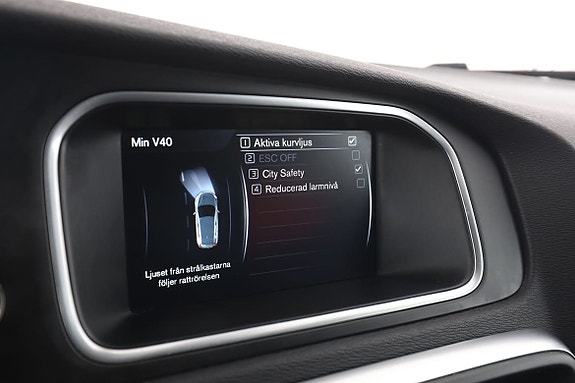 Volvo V40 23 of 30