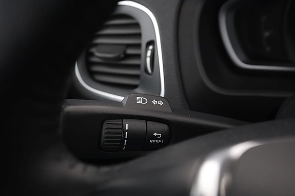 Volvo V40 27 of 30