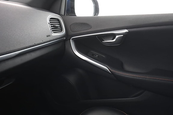 Volvo V40 24 of 30