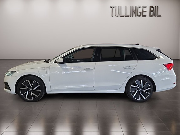 Skoda Octavia 2 of 24