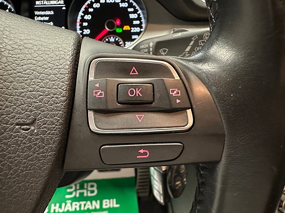 Volkswagen Passat Alltrack 14 of 30