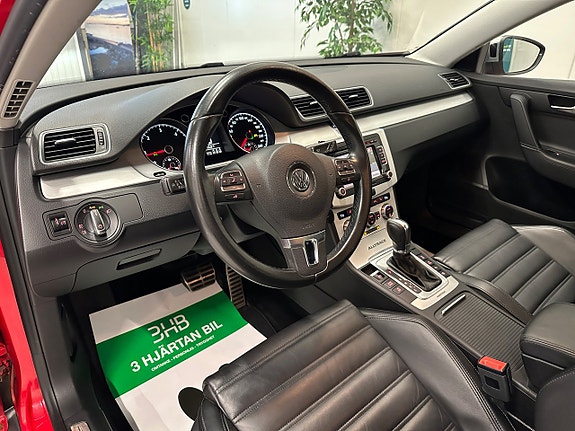 Volkswagen Passat Alltrack 10 of 30