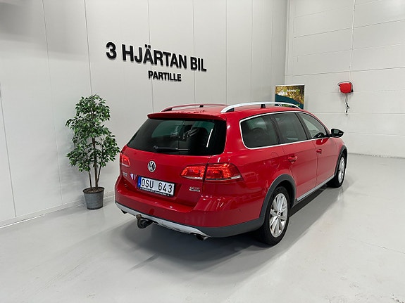Volkswagen Passat Alltrack 4 of 30