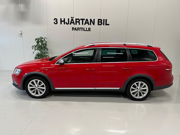 Volkswagen Passat Alltrack 2 of 30