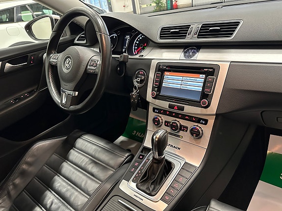 Volkswagen Passat Alltrack 22 of 30