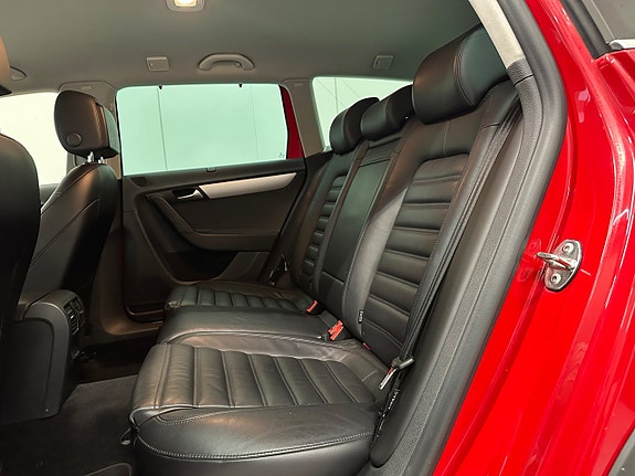 Volkswagen Passat Alltrack 28 of 30