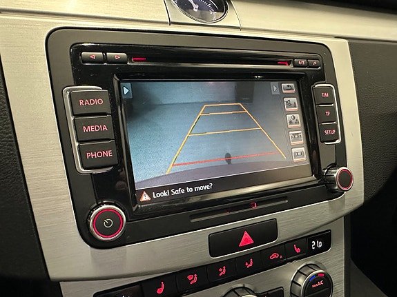Volkswagen Passat Alltrack 27 of 30